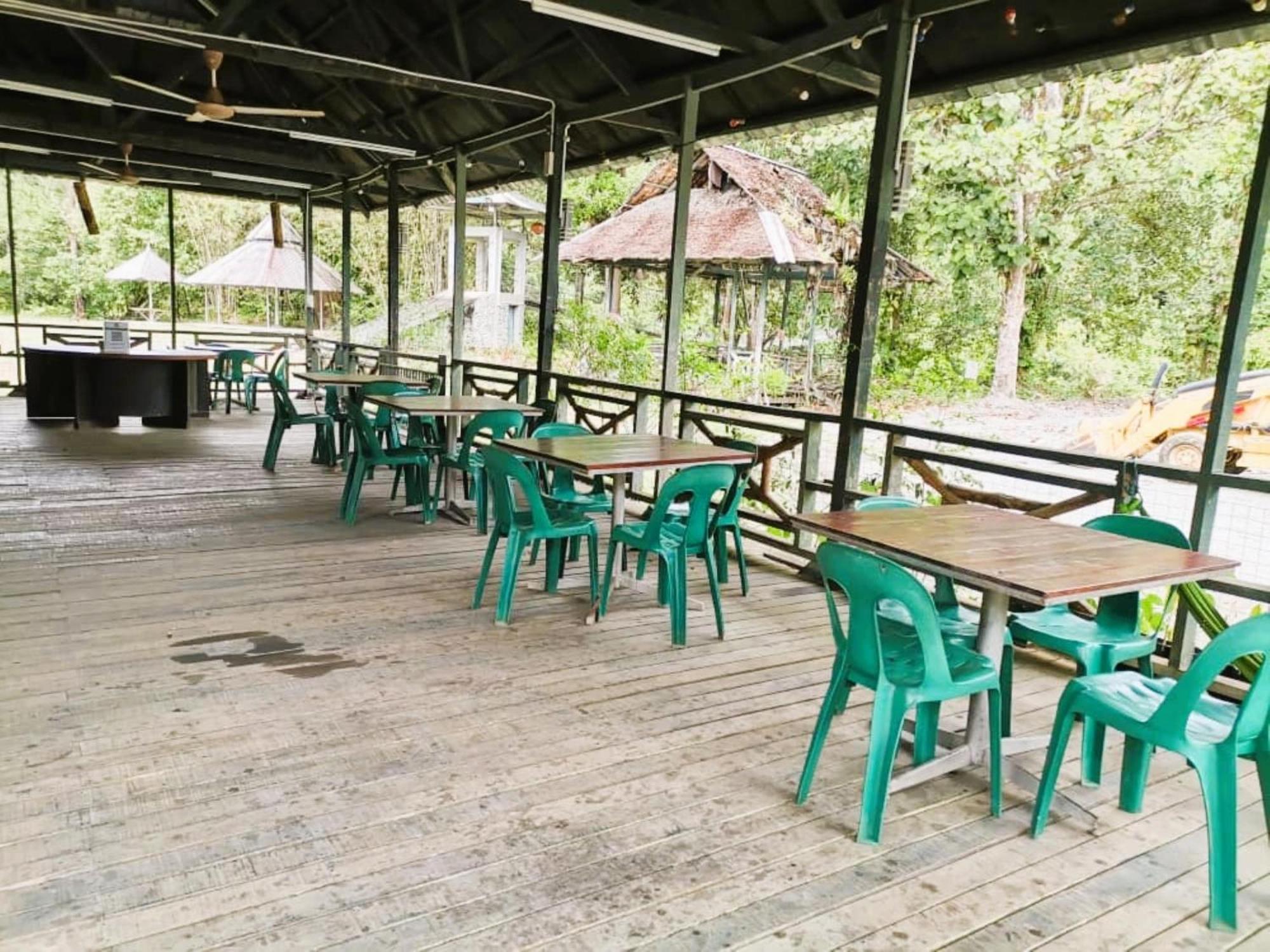 Oyo Home 90491 Flinstone Lodge Kota Kinabalu Ngoại thất bức ảnh