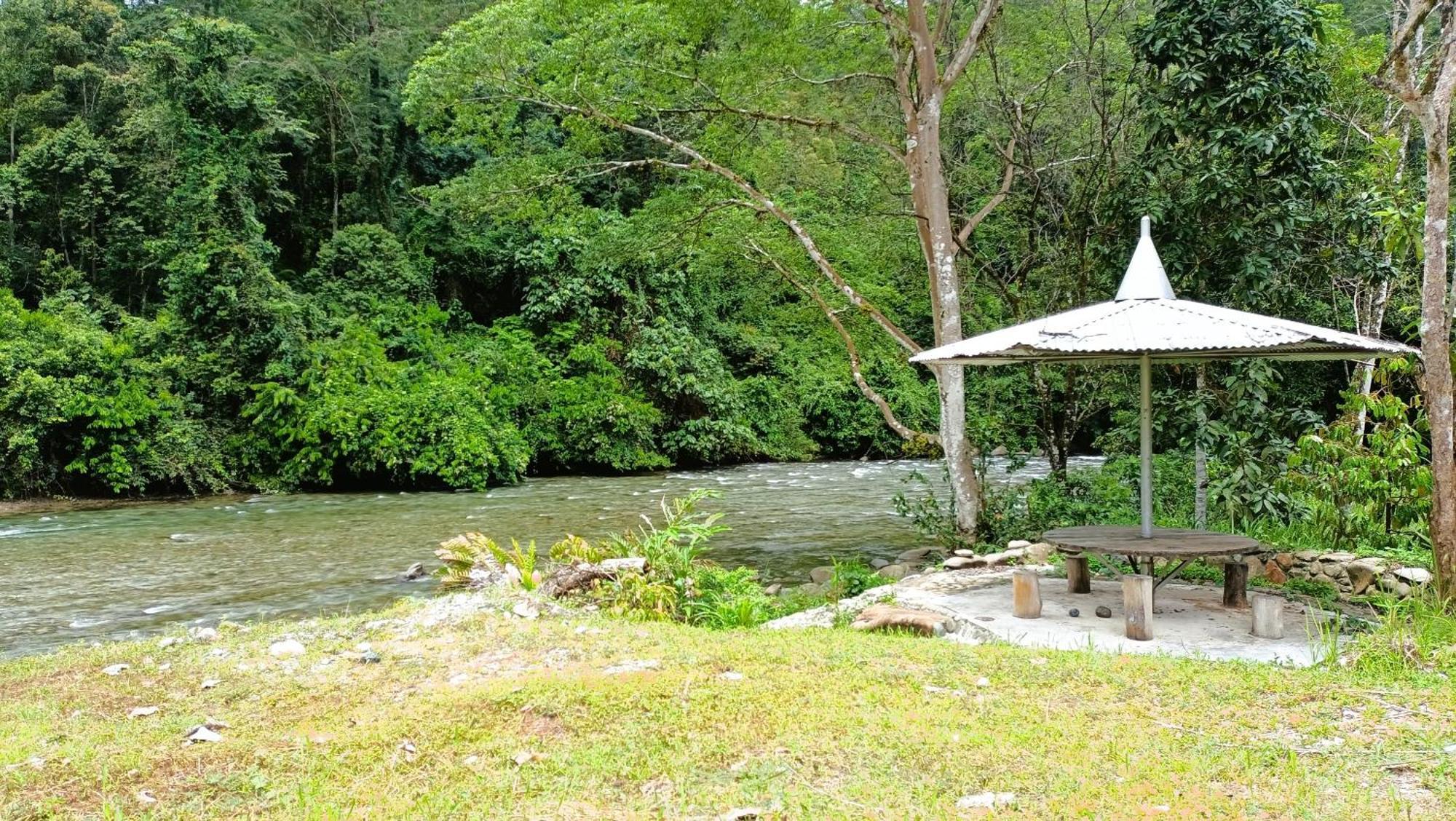 Oyo Home 90491 Flinstone Lodge Kota Kinabalu Ngoại thất bức ảnh